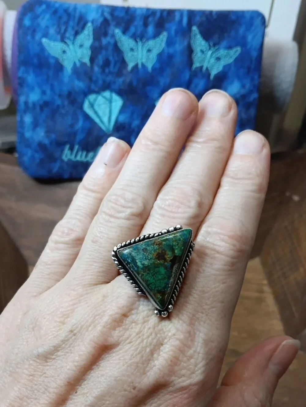 N/A bold triangular
